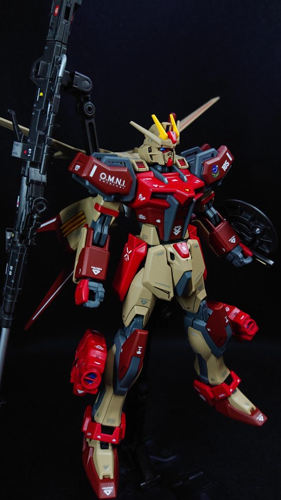 頭部    :ストライクボディ   :ストライク腰部    :ストライク肩     :ストライク腕部    :ストライク脚部    :ストライクバックパック:エールストライク武装    :大型レールガン(オリジナル)       ナイフ(30MM)       円形シールド(30MM)