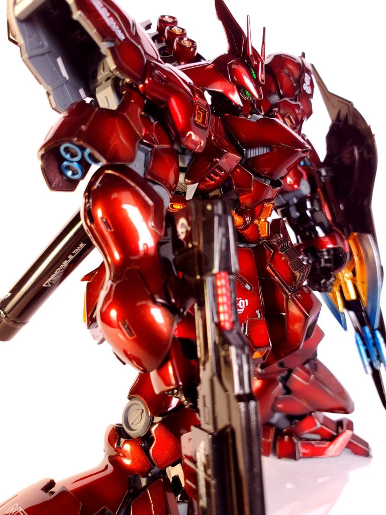 兵器としては微妙ですが、シールド裏はクリアブルーでグラデーションしてます。