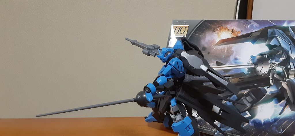 バルバトスルプスの時も付属してた角度ついた武器持ち手首も凄いありがたい、てか剣や長い接近戦武装持ちの機体は全て付けて欲しい。