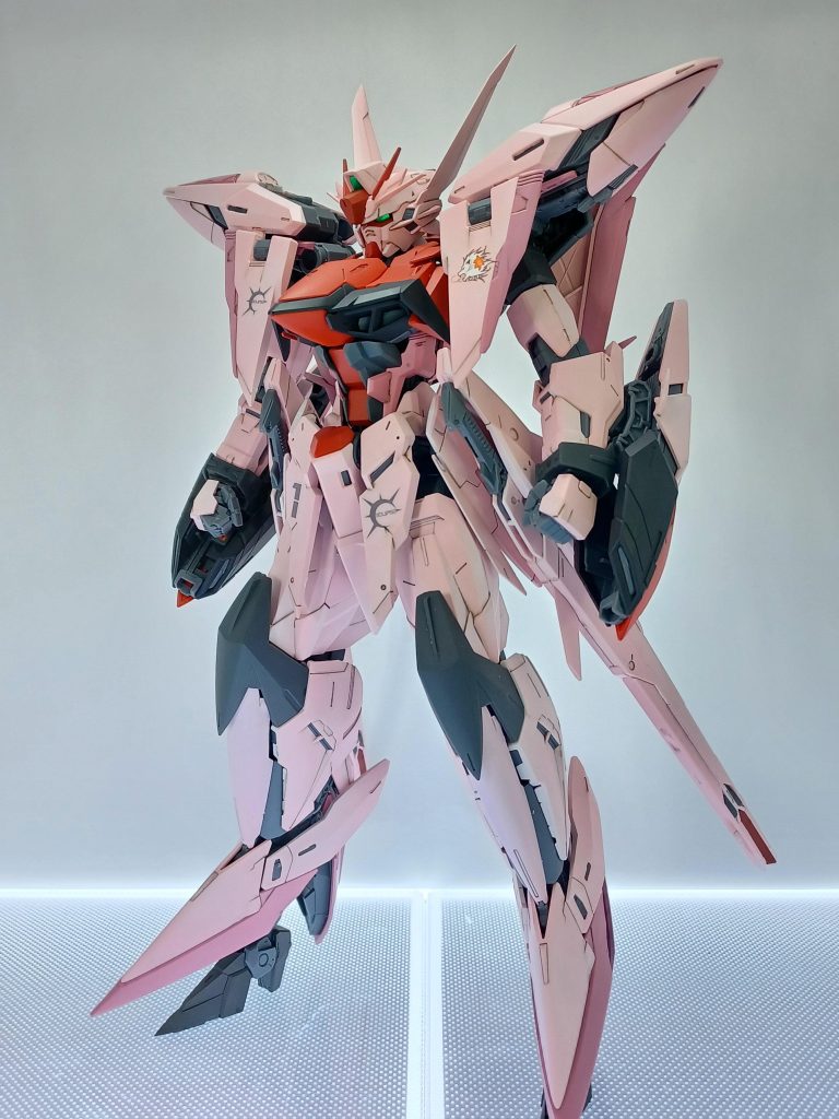 オオトリ装備を外した状態。やっぱり無加工でもルージュカラーってだけでだいぶ印象は変わった気がします。元々のデザインが良いので、オオトリ無しでも十分かっこいいですね(笑)以上、エクリプスルージュでした。読んで頂きありがとうございましたm(_ _)m