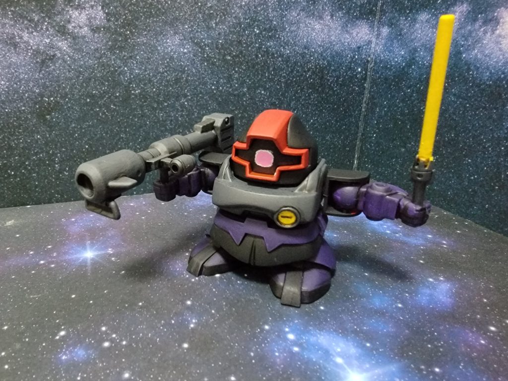 SDのドムです。シタデルやファレホで塗装してます。ヒート剣は塗装してるので背中に付けれません