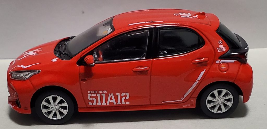 シャア専用ザクとヤリス–5枚目/制作者：p5150