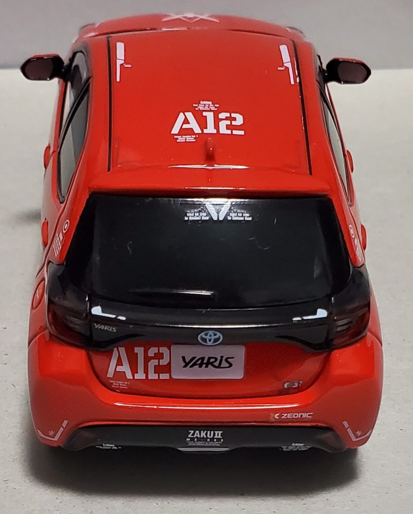 シャア専用ザクとヤリス–4枚目/制作者：p5150