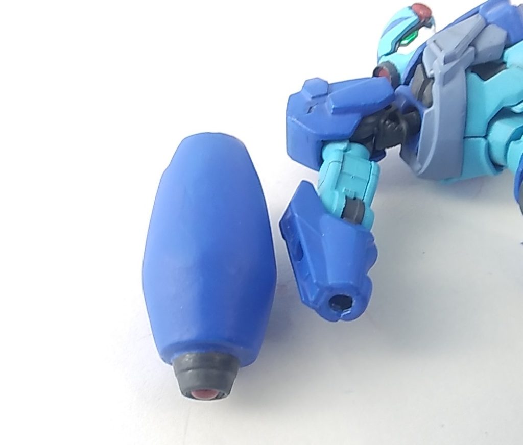 バスターはアウンリゼをベースに作りました。ハンドパーツと交換で取り付けます。