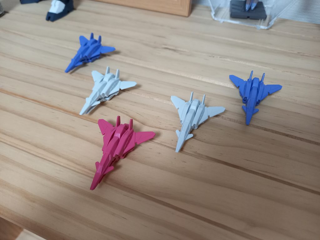 HGのインパルスガンダム、アルク、ランシエに付属されるコアスプレンダーを使用しています🙋集めるのが大変でした😅(笑)