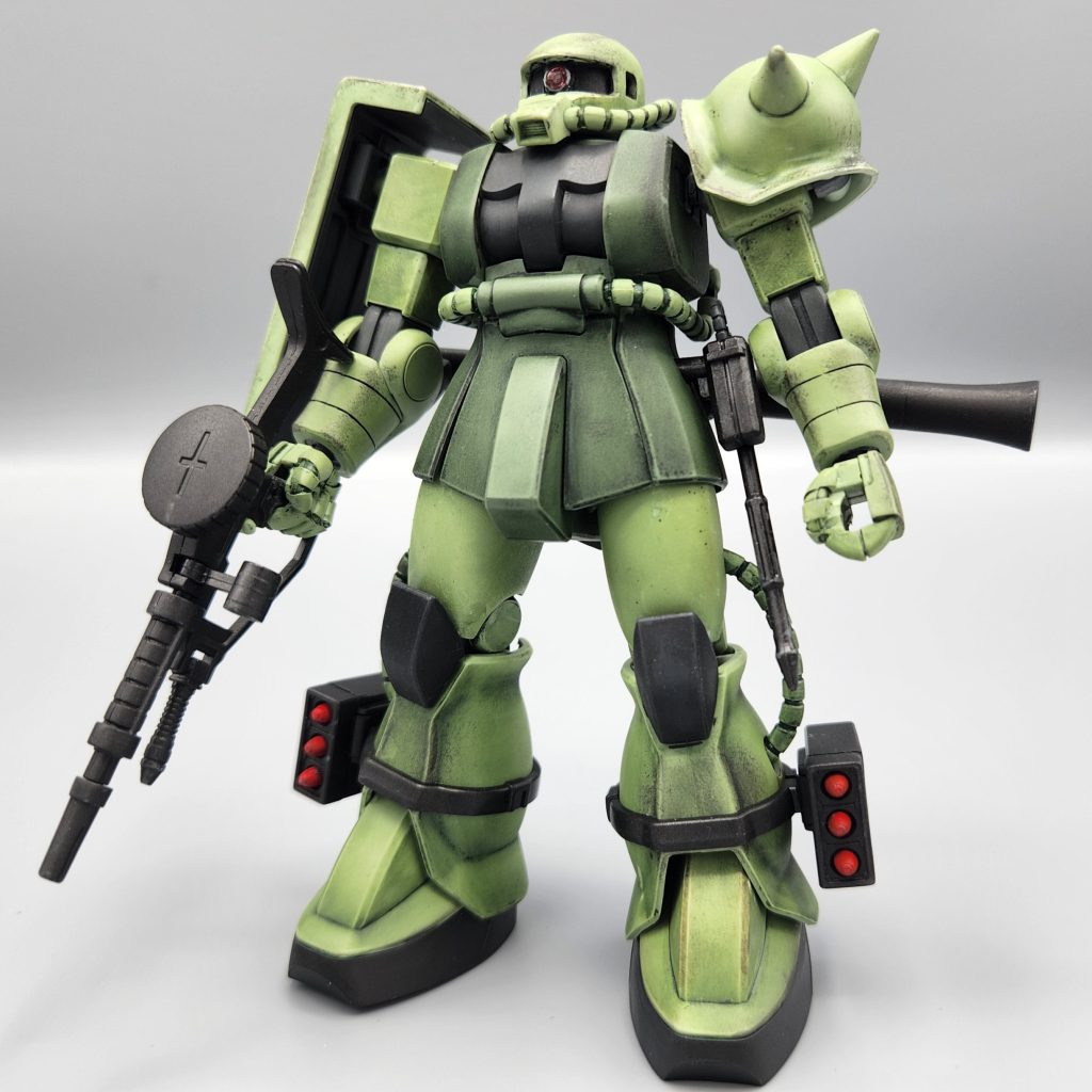 兵装フル装備。情報量は増えれば増えるほどいいね!(自論)パーツにマーカーを塗りたくってるときは「色濃すぎない!?」とビビりましたが拭き取ってみると程よい色合いになってくれました。ご覧いただきありがとうございました。