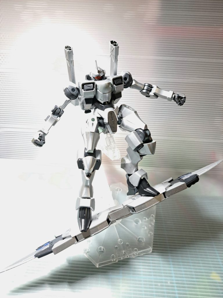 リフボードは鉄血のオプションセットのグレイズ用ブースターとダブルオーのシールドから。