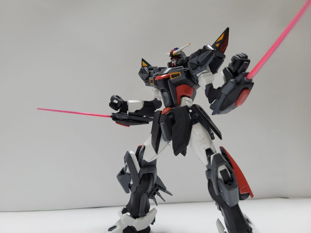 ガントレット内蔵ビームセイバー発振!!かなりお気に入りの武装です