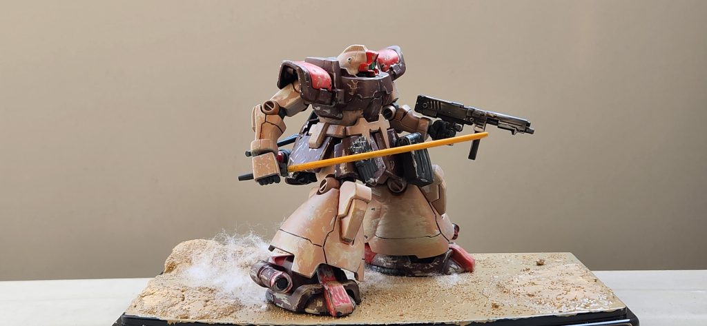 ケースの高さ的に、バズーカ持たせたかったけど、この姿勢が限界