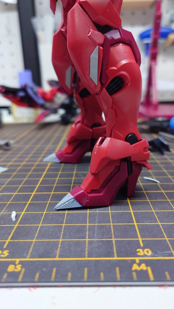 全体のバランスをみてつま先が納得いかなかったので形状変更をしています。