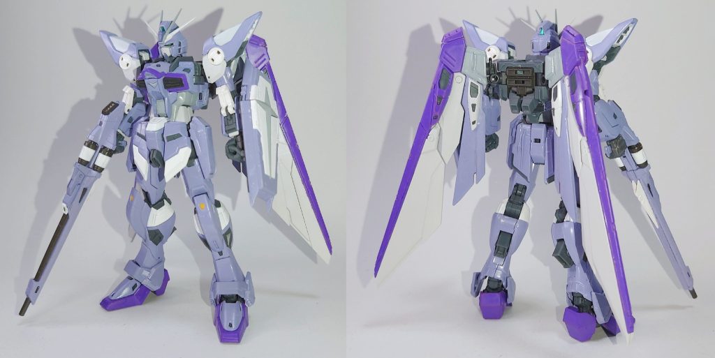 前後カラーリングは基本的にゲーム内のモデルを参考にしています(目の隈の色や額と顎の色、盾の十字の色等)。一部はアニメ映像も参考にしました(胸部先端等)。