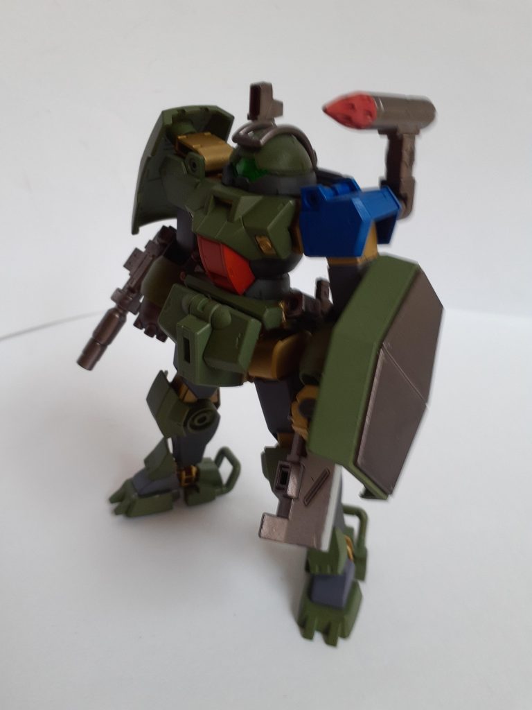 左にはノーマルデミのシールドに鉄血のグシオンチョッパーを装備しました‼️