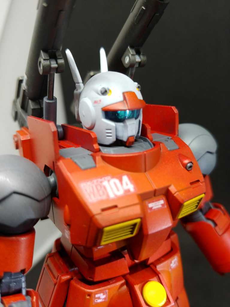 カメラアイ部はメッキシルバー