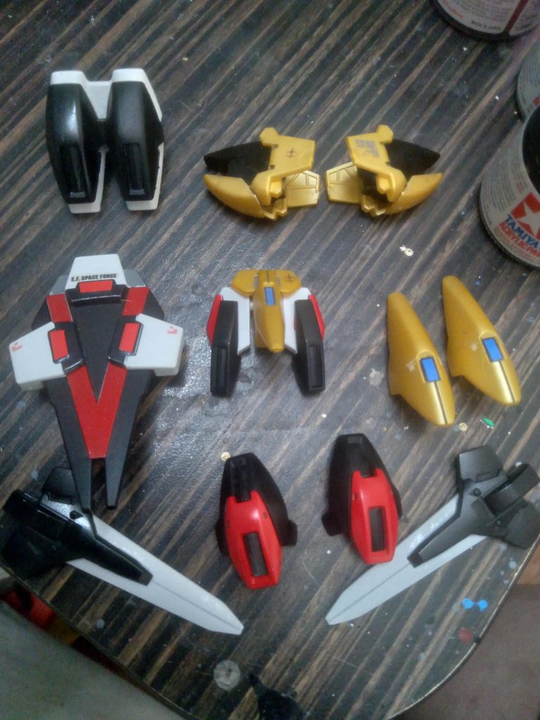 The rest of the parts. I will be masking off and painting the micro missile pods silver. I will also be repainting the gold parts in silver. I mixed up a custom light gray for the body.