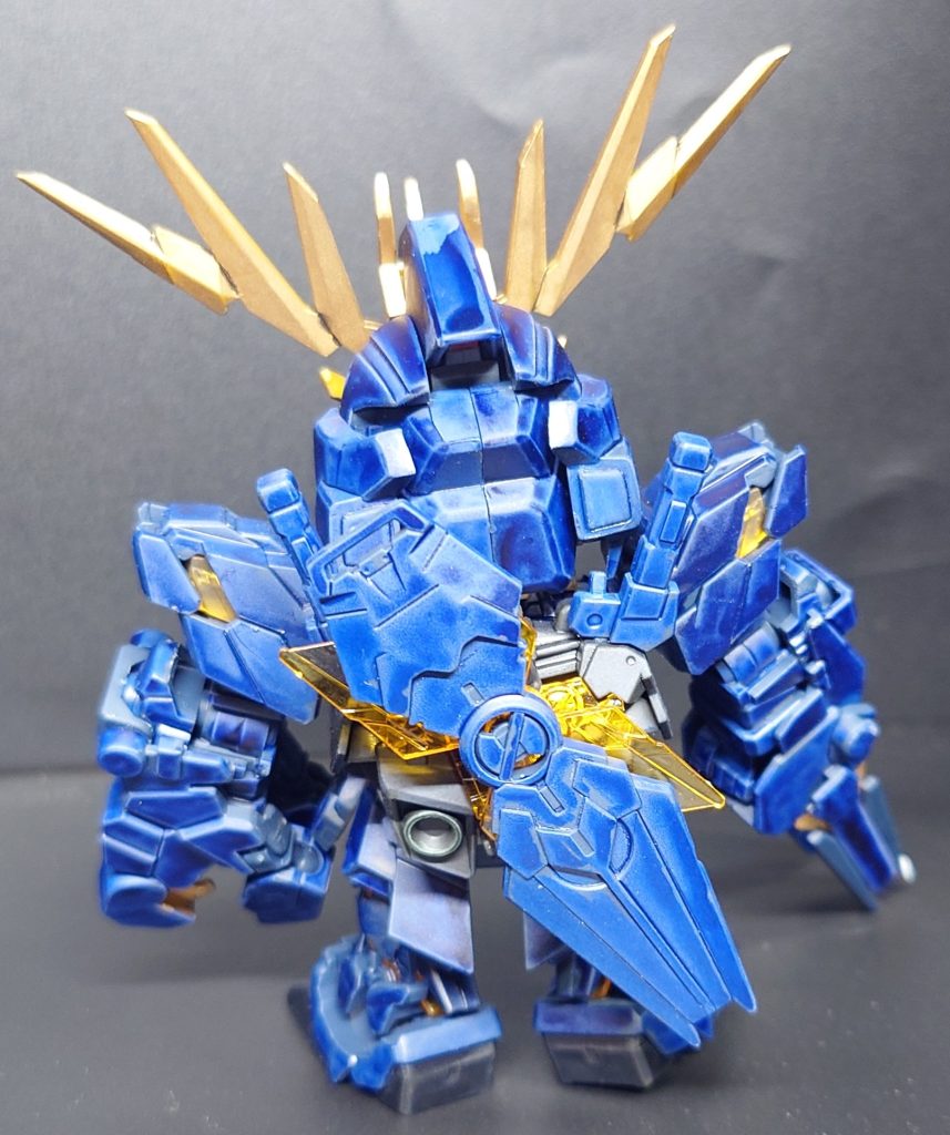 塗るにしても本体の成型色に近いマーカーを持ってなくて悩んだ結果、ヘイズル2号機に使ったティターンズブルーと比べていけるな！と思い塗ってみました。