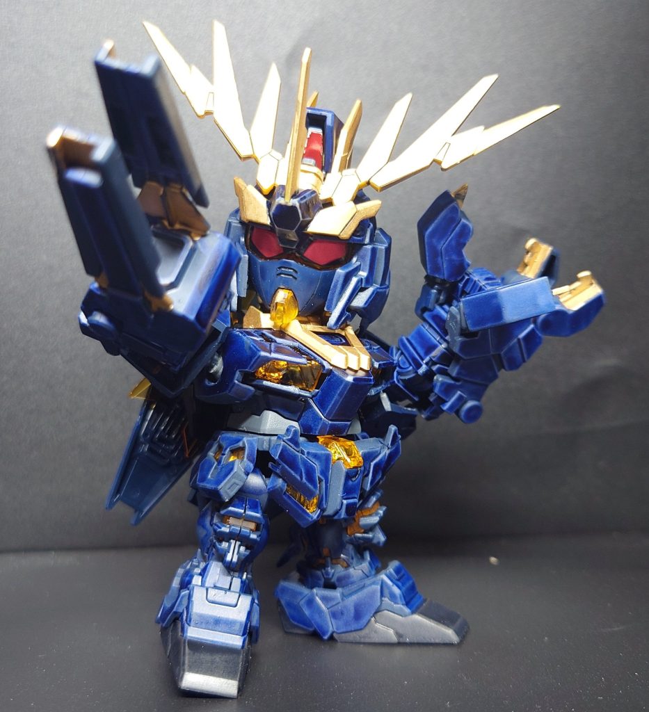 今月は、古い方のHGシャア専用ザクを完成まで持っていけたらいいなと思い随意、製作中です。