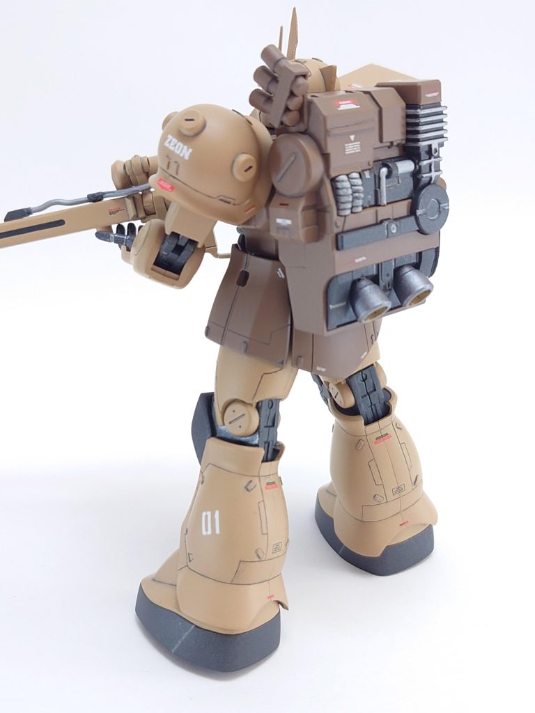 UC版カークス機と違い、背中にバレルケースが無く淋しいのでスモークディスチャージャーを追加してみました✋これで安全に退去可能です(笑)