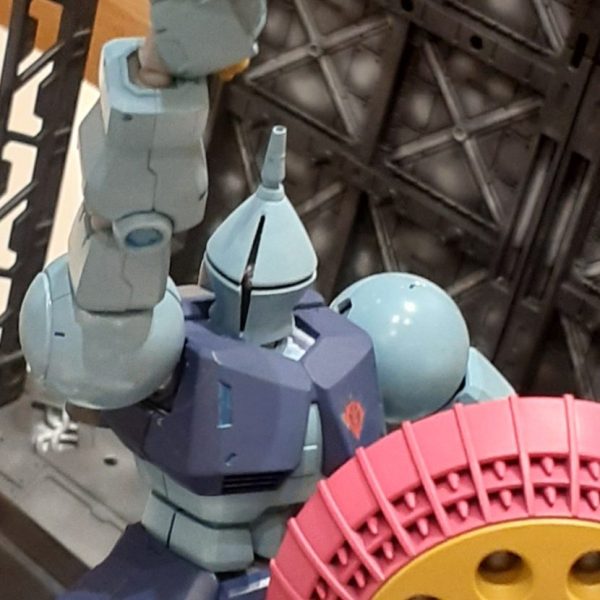 ギャン…そして自由の炎像