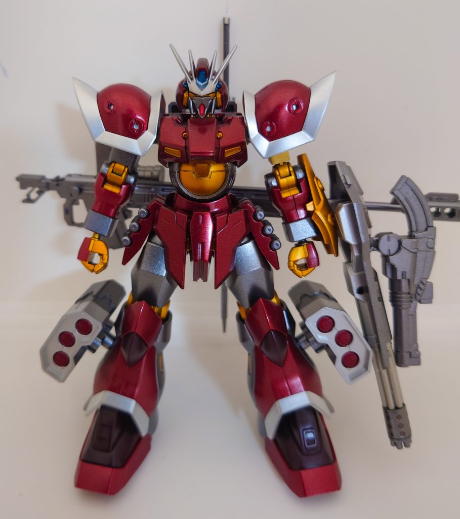 正面。シャアの影響とカープの影響で赤が好きなため、全体のカラーリングは赤にしてます。それと、ところどころ金色を差し色にしてます。