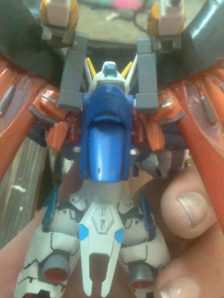 How I modified the backpack was easy. I cut ff the small ball joints that were used to mount the destiny weapons. I drilled a 3mm hole and used pieces of runner to make some pegs.