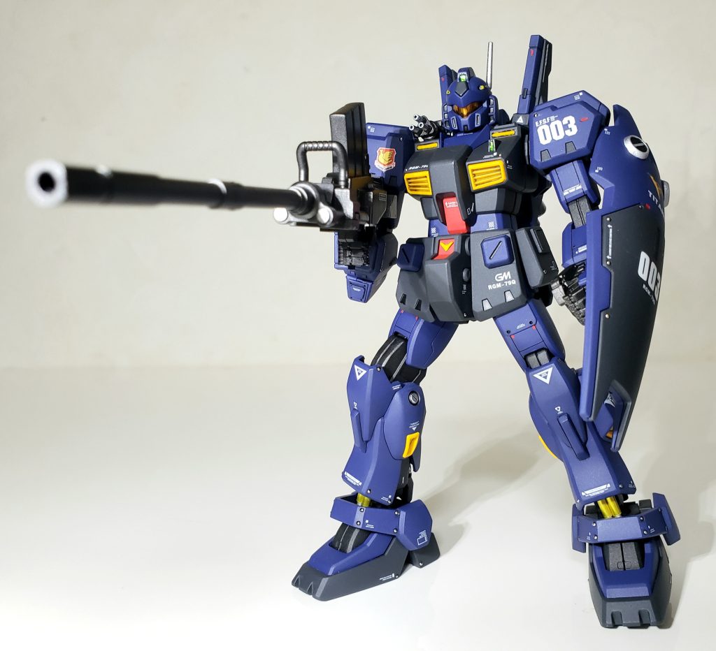 陸戦型ガンダムの180㍉キャノンも似合うかも？多少のスジボリをして、レッドポイントを入れてみたり、メタルボール(1㍉)を60個程埋め込んだりしでます。今回はキレイめ仕上げですね^^