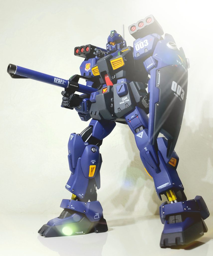 煽り気味に。途中放置が長かったですが、自分好みのジム・クゥエルが出来たと思います(*^^)vてかティターンズカラーはどんな機体でもカッコイイ説が有力ですww