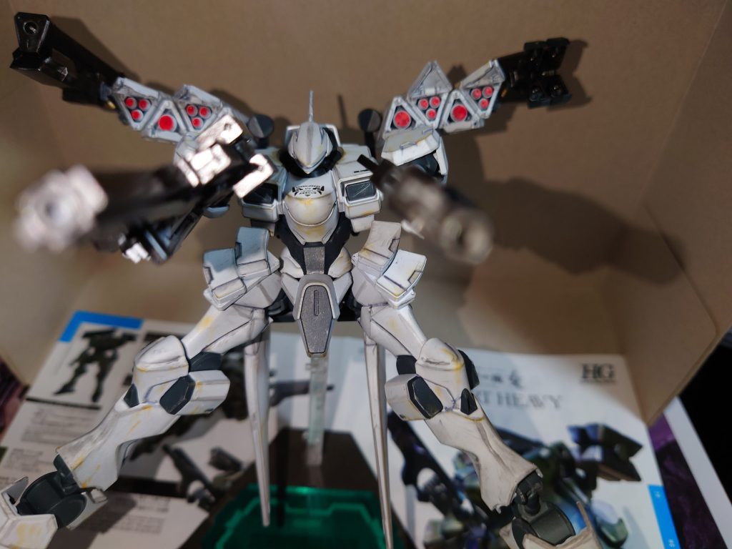 フルバーストあくまでもホワイトグリント風なので背負っているのはミサイルポッド