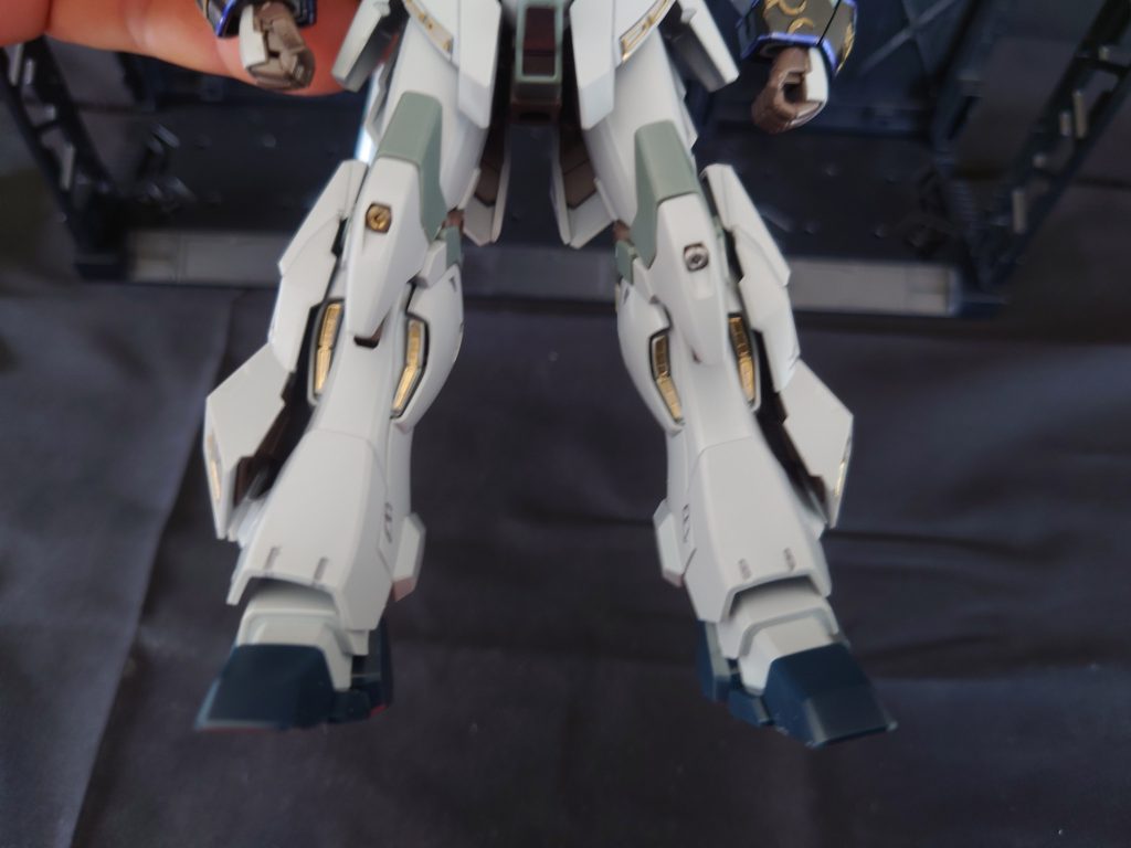 HGUCシナンジュスタインVNT 部分塗装　–4枚目/制作者：nezumi