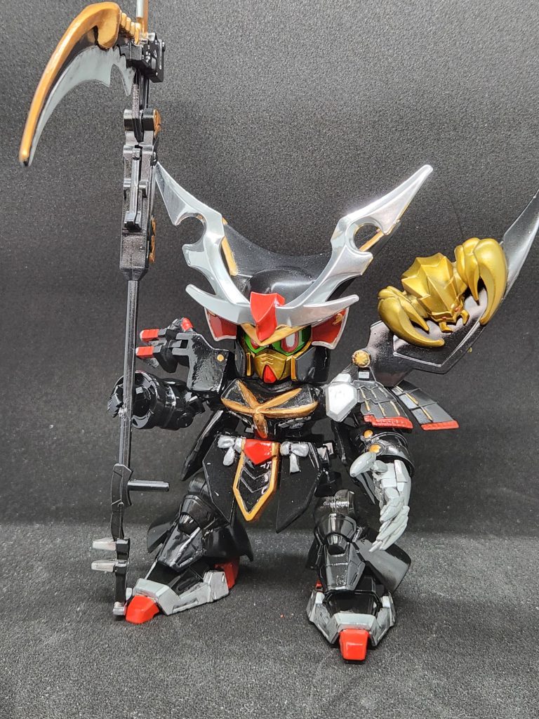 鎌は重くて重心をずらすと直ぐに倒れてしまう