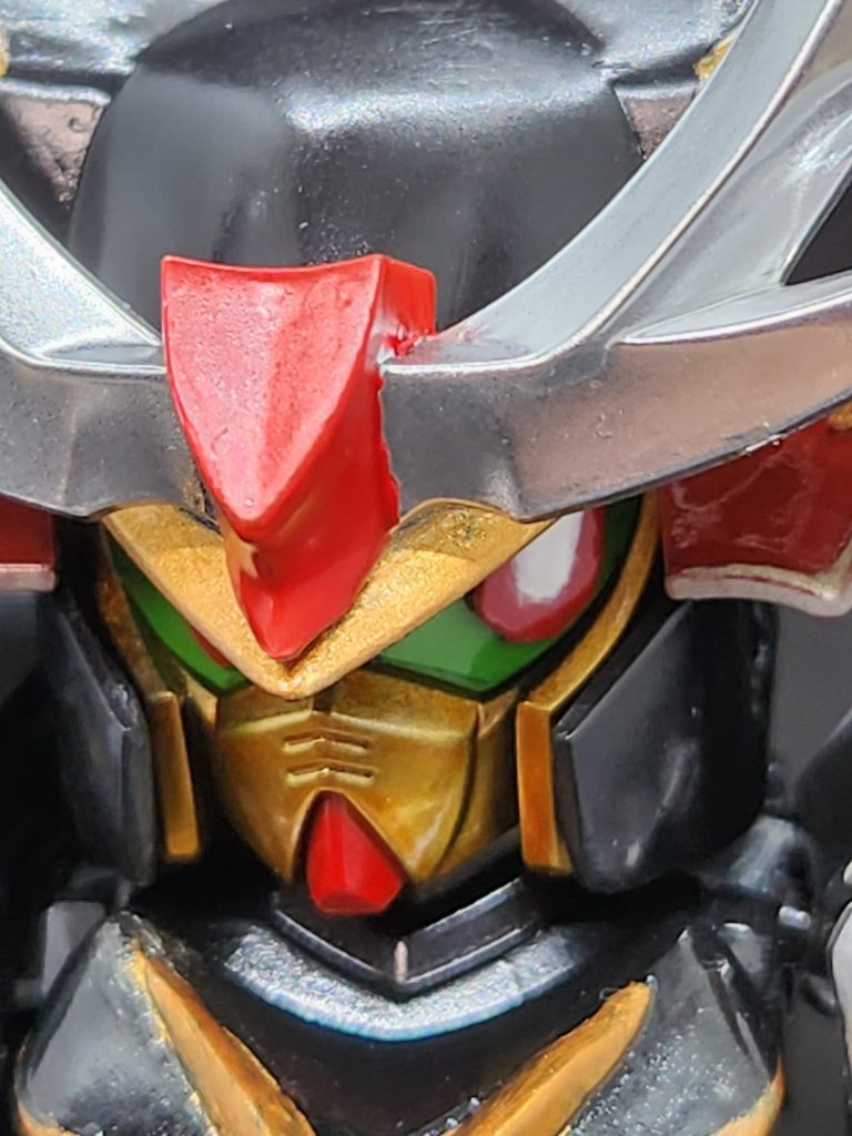 おめめはマグネットでつけてるので可動します