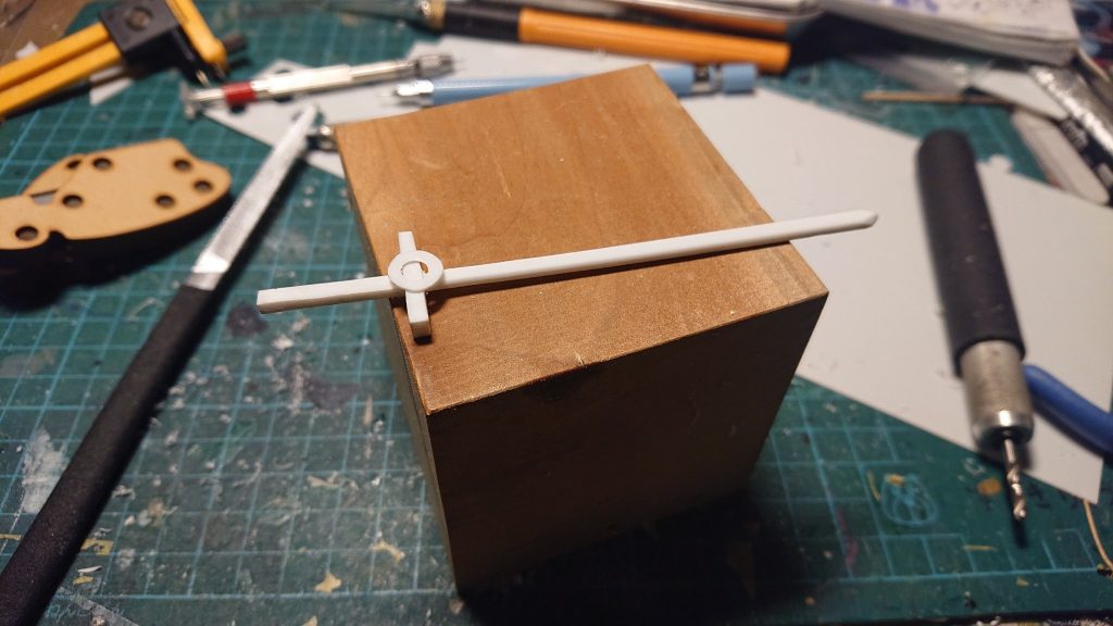 円はオルファのコンパスカッターを使用して切り出し
