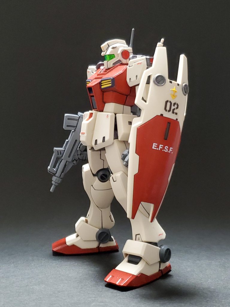 こちらは45作品目プロトタイプ リック・ドムIIの時に初制作したRGM-79Cジム改です😌🎵🟥部分はサンダーバース・レッドで塗装~👍✨シールドは付属のスタンダードタイプとジム・コマンドGよりコマンドタイプのシールドを頂いて二種類用意しました~😊