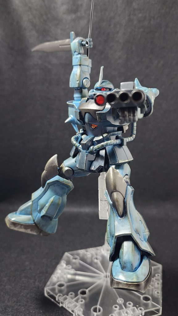 ジェットコアブースターにヒートロッドを射出し空中戦をやってのけるシーンを再現してみました。3連装ガトリングのサイトにもUVレジン。