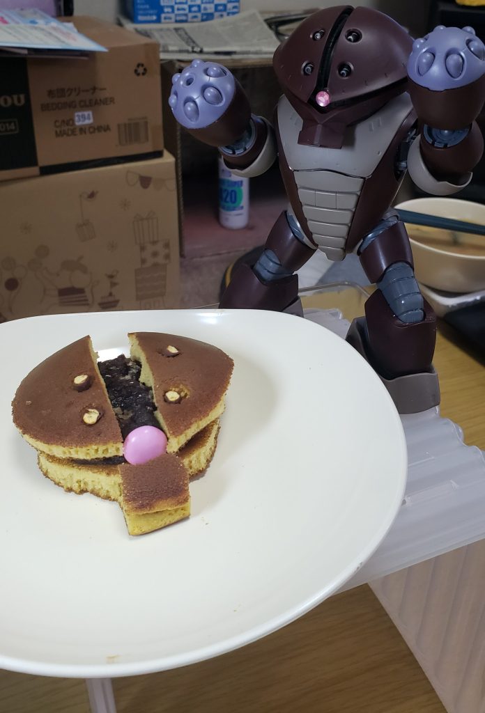 仲間(妻作)を発見して喜ぶアッガイ！