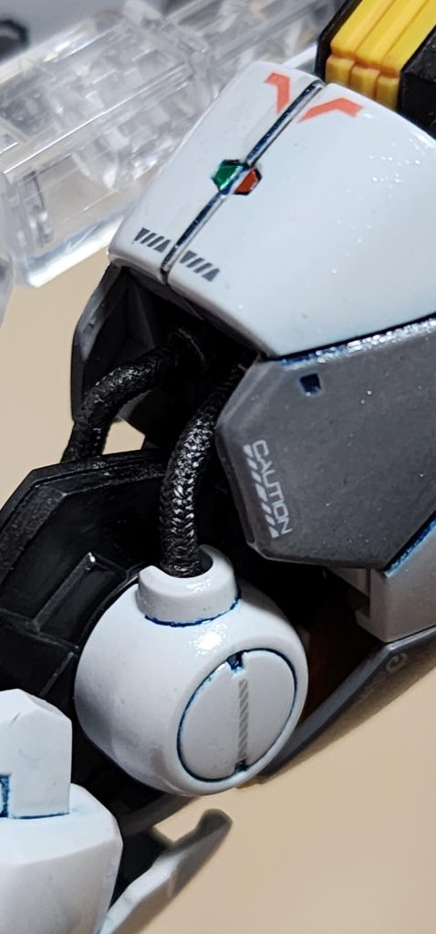 動力パイプはメッシュケーブルに入れ替え