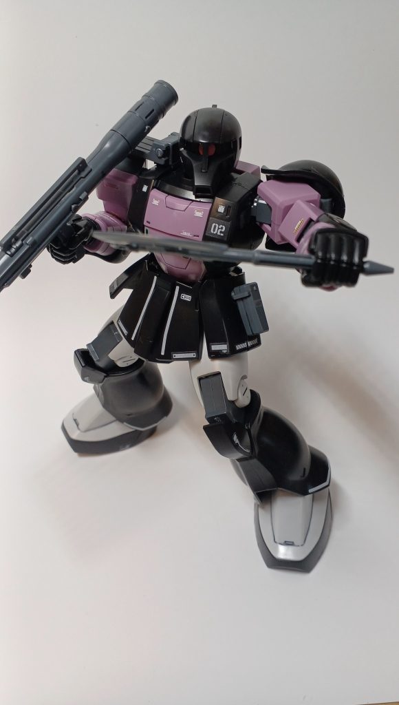 もちろんバズーカだけでなくヒートホークも使います。