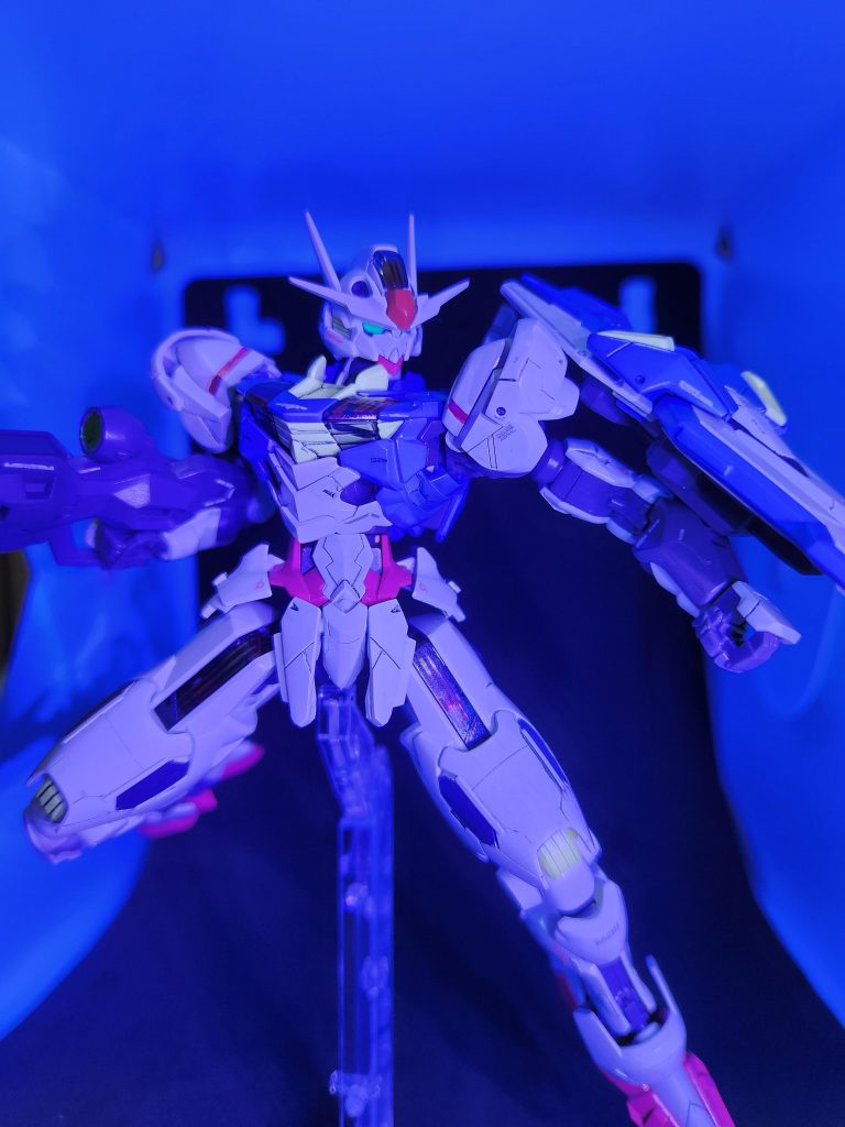 今回は蛍光塗料にてツインアイと後頭部のセンサーのビコーンシステム搭載しました！最後まで見ていただきありがとうございます！次もがんばります！