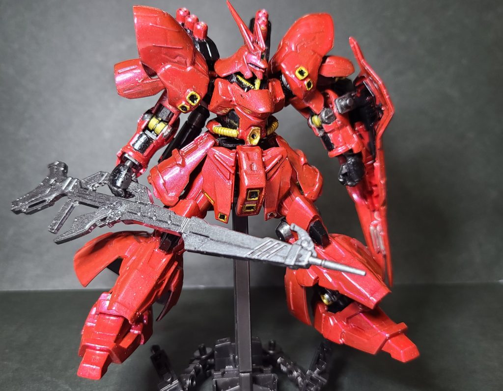 使用したカラーフレーム、武装田宮ガンメタル田宮ゴールドリーフアーマー田宮チタンシルバー(下地)田宮フラットブラック(陰影)アクリジョンメタリックレッド田宮ゴールドリーフです。今回の経験で思った事は、やっぱり筆塗は奥が深いですね。メタリック塗装は素直にエアブラシを使いましょう←（未熟な自分へ)