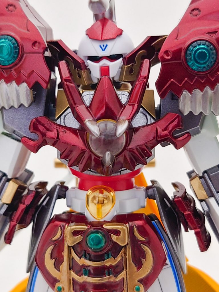 胸の飾りが気に入ってます。