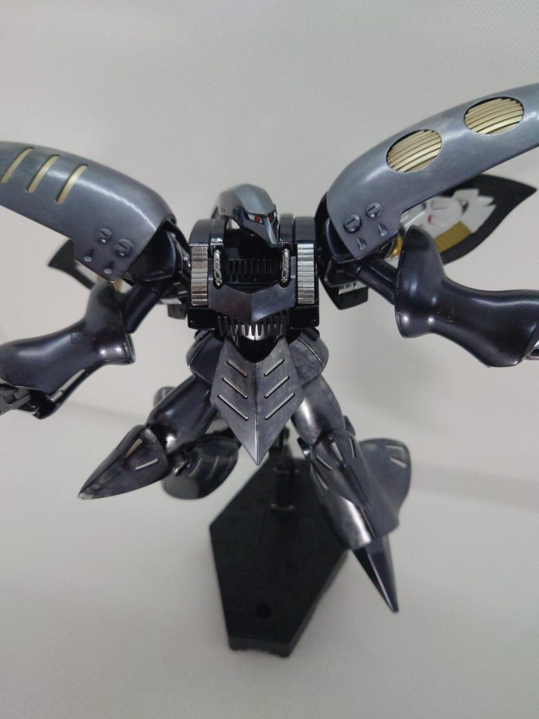 大理石塗装の上からクリアシルバーを吹いています。想像通りの仕上がりになりました。