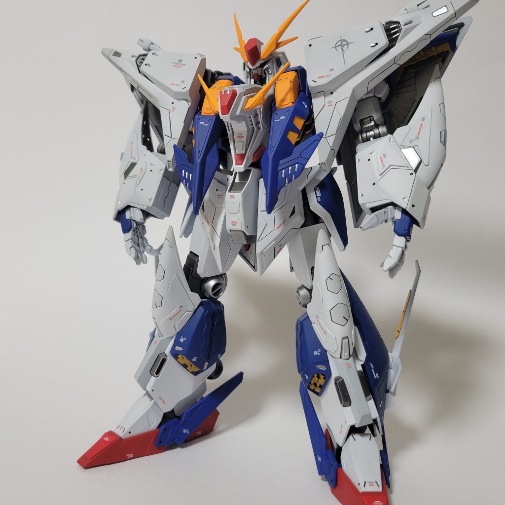 肉眼で見るとコントラストが強いくらいに感じるんですがカメラだと難しいですね（泣）カラーリングは旧デザインカラー風に少しオリジナリティを入れて塗装してます。シューズはどうしても赤色にしたかったので赤にしました！