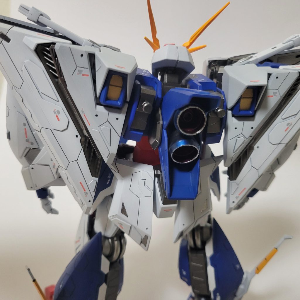 背面のパネルラインはプラバンとスジボリでなんとなくの雰囲気で頑張りました！