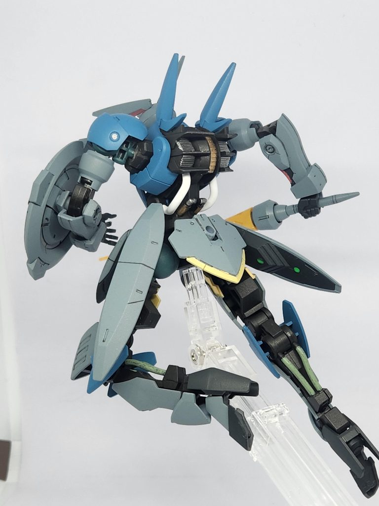 後ろ。バックパックの金、銀は筆で塗装。慣れてないせいか汚いです💦