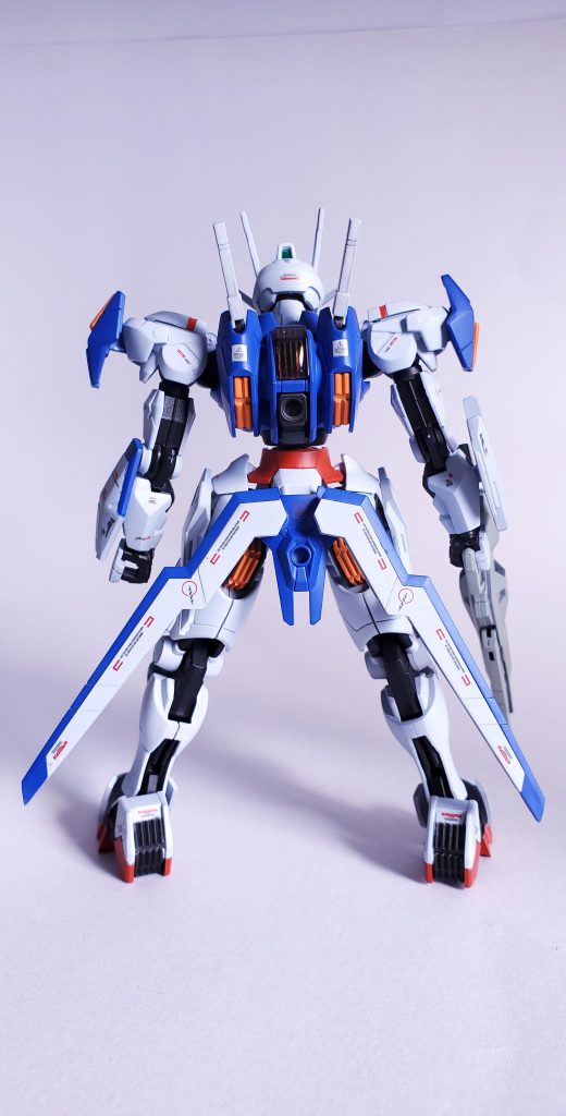 デカールはあったやつを適当に。少し貼り過ぎたかもしれません。踵の塗り分けがちょっと大変でした。もも裏は合わせ目を消さず、あえて段落ちモールドに。