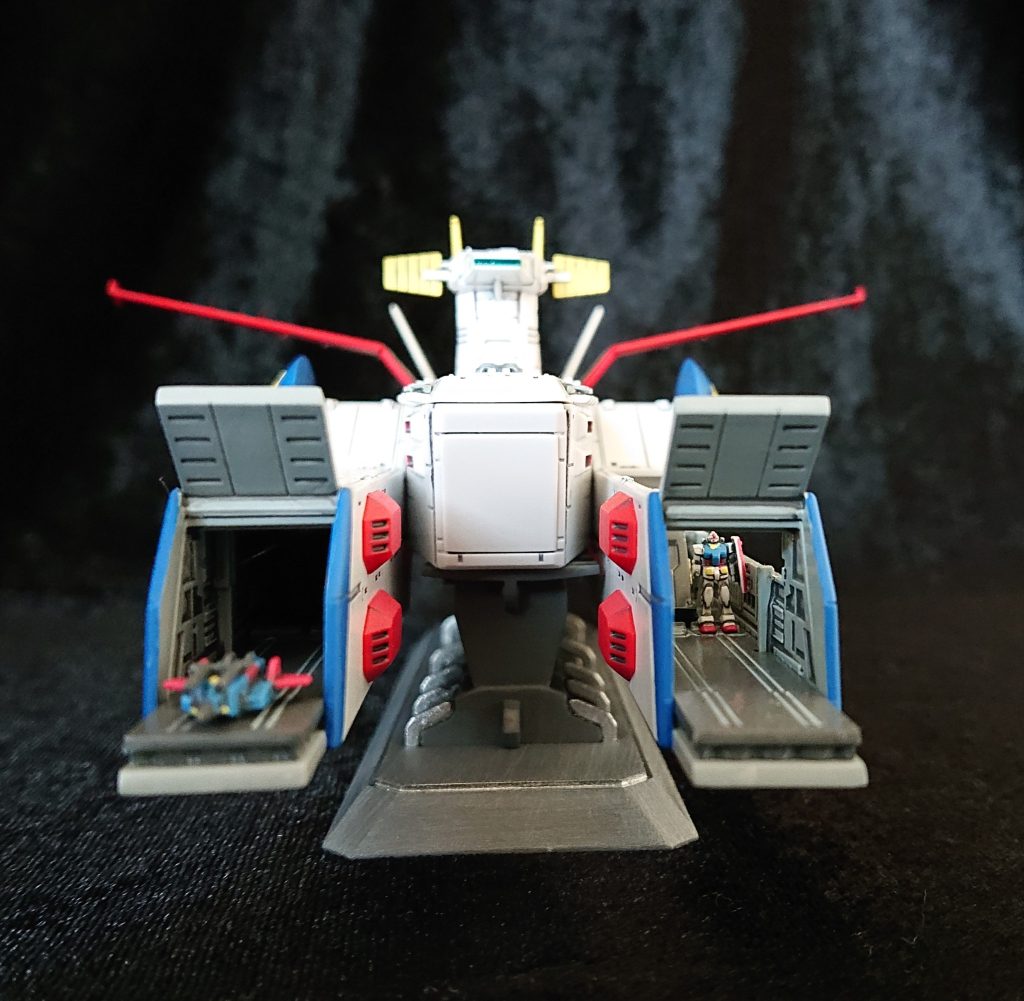 この角度でみると、ちょっぴり迫力ありません?素からの細かいディテールがたまりませんなぁ。