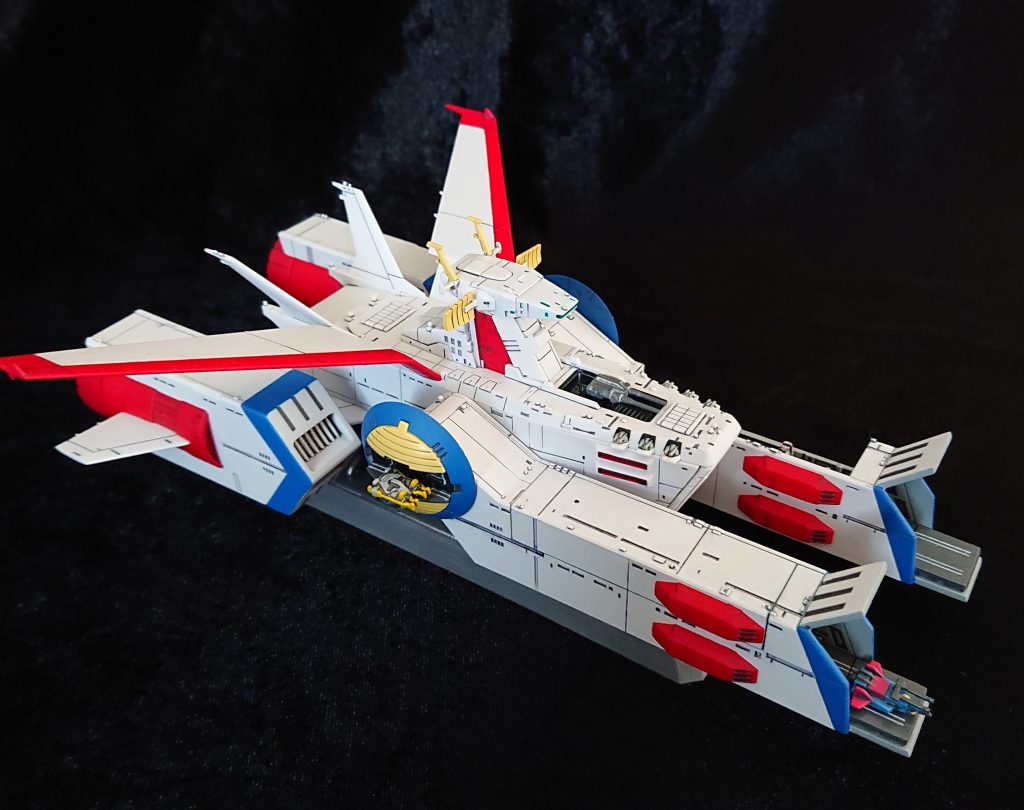 いつもながら、白は塗りません。トップコートもできないリビングモデラーなので、メラニンスポンジでつや消し😁