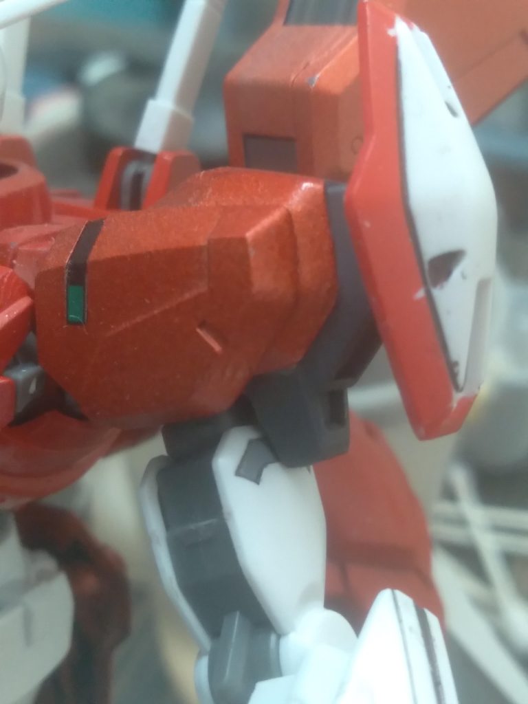 Shoulders are clear red over silver with German grey vents