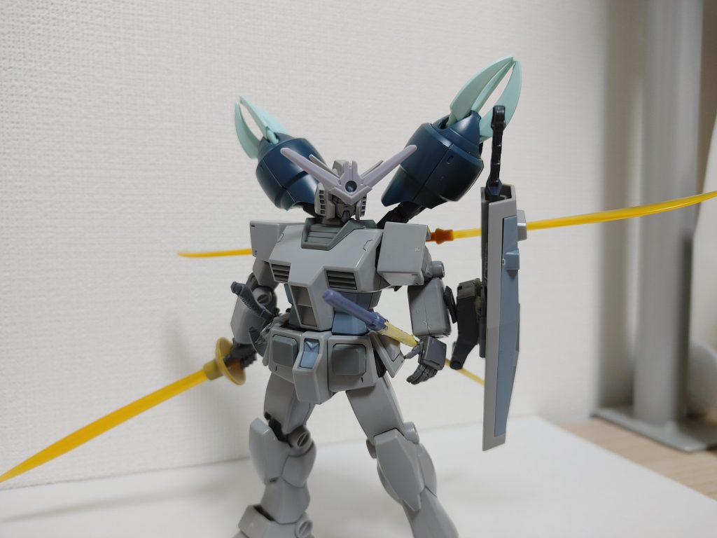 ⑤ズゴッククロー・・・ビーム砲にもなる⑥ビームナギナタ・・・スタビライザーや回転ビームシールドとしても利用どっちも便利で強力ですね