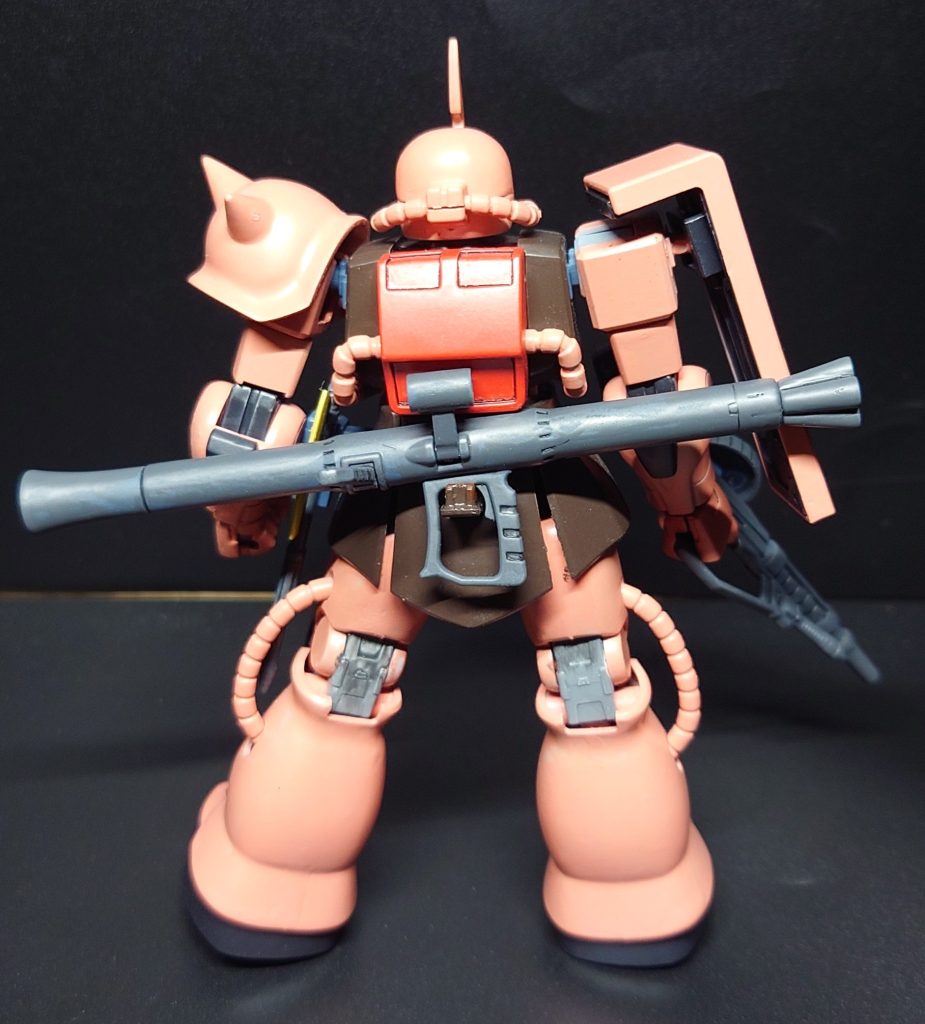 初めての筆塗りにしては、ムラなく塗れた気がします。関節の塗りはちょっと適当ですけど🤣3回は、塗り重ねてます。塗膜が、厚くなってモールドが埋もれてるので次回の課題ですね。