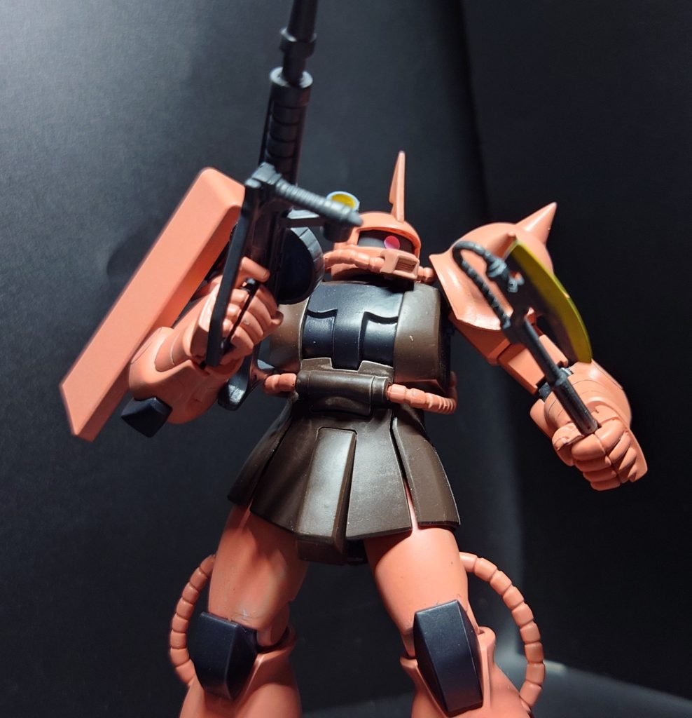 ザクは、下からのショットが迫力が出ていいですね~~~